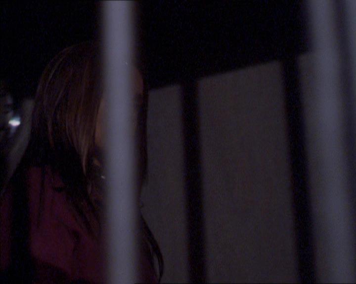 Charmed-Online_dot_net-2x02MoralityBites1893.jpg