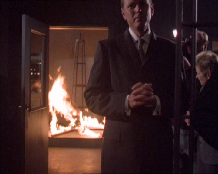 Charmed-Online_dot_net-2x02MoralityBites1903.jpg
