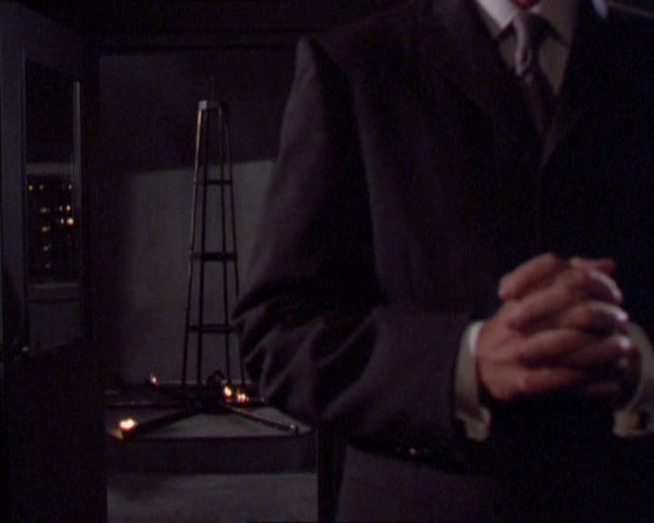 Charmed-Online_dot_net-2x02MoralityBites1906.jpg