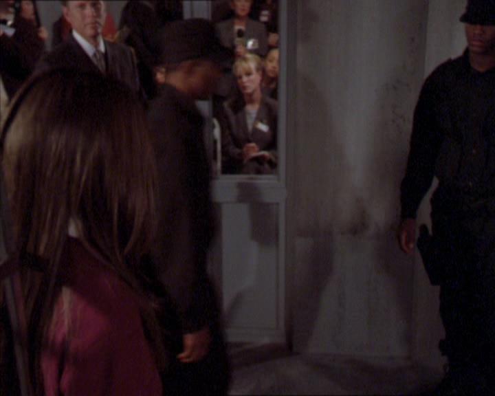 Charmed-Online_dot_net-2x02MoralityBites1927.jpg