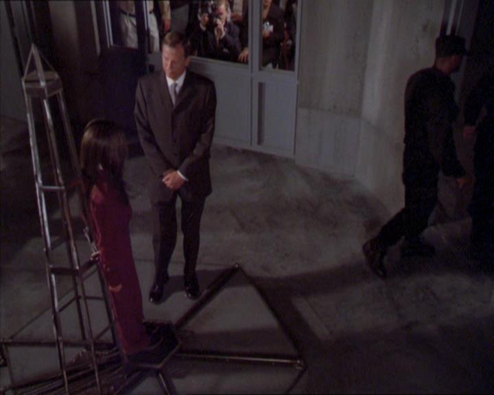 Charmed-Online_dot_net-2x02MoralityBites1931.jpg