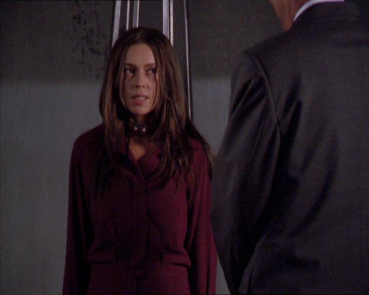 Charmed-Online_dot_net-2x02MoralityBites1937.jpg