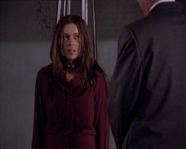 Charmed-Online_dot_net-2x02MoralityBites1940.jpg