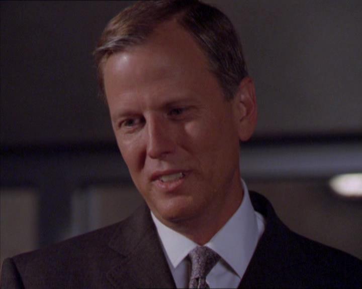 Charmed-Online_dot_net-2x02MoralityBites1945.jpg