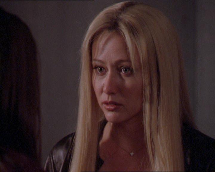 Charmed-Online_dot_net-2x02MoralityBites1984.jpg