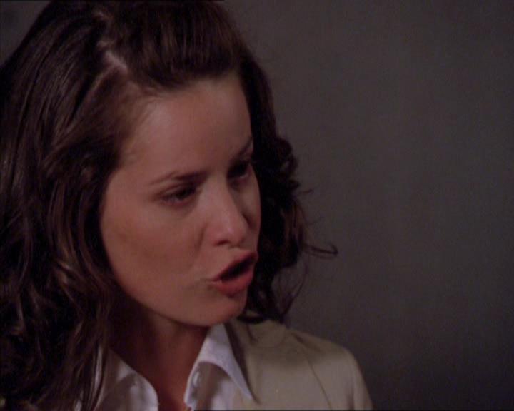 Charmed-Online_dot_net-2x02MoralityBites2018.jpg
