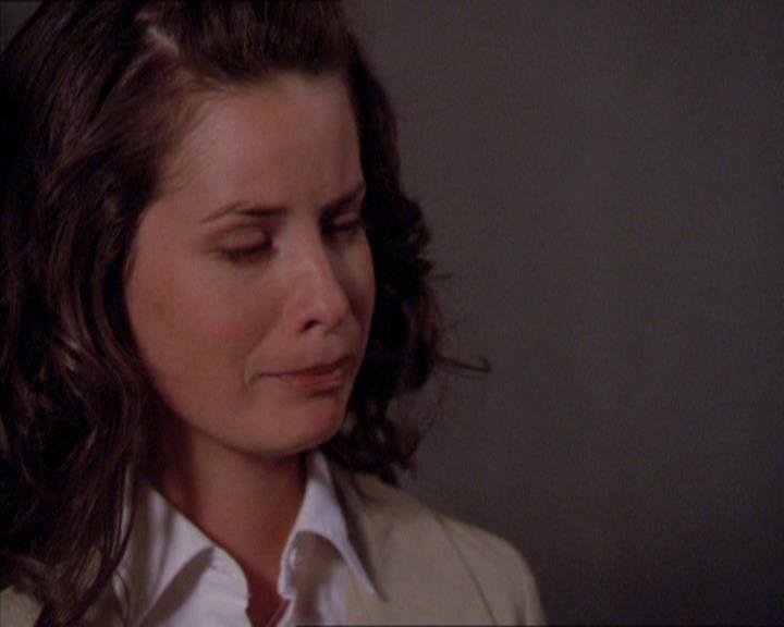 Charmed-Online_dot_net-2x02MoralityBites2022.jpg