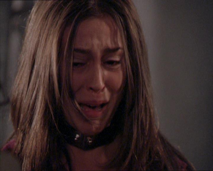 Charmed-Online_dot_net-2x02MoralityBites2057.jpg