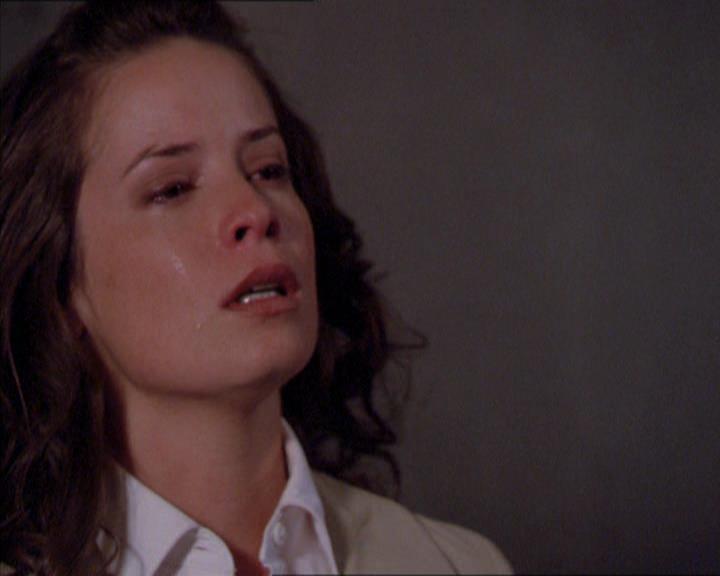 Charmed-Online_dot_net-2x02MoralityBites2103.jpg