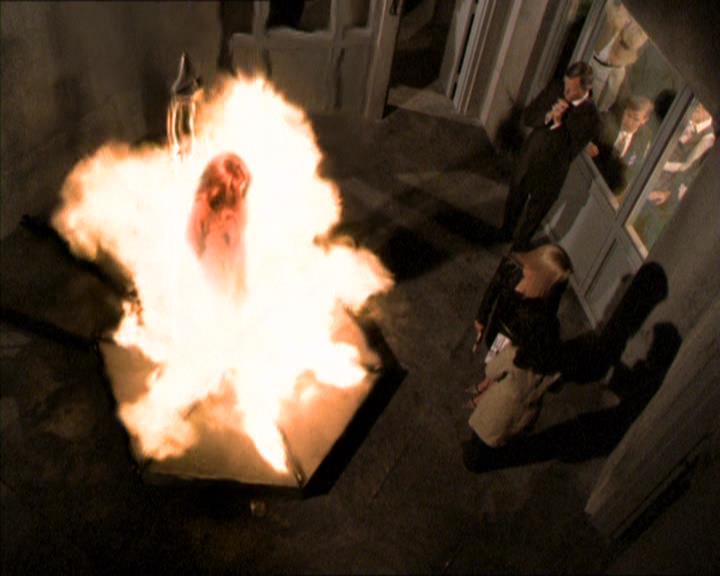 Charmed-Online_dot_net-2x02MoralityBites2114.jpg