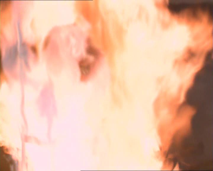 Charmed-Online_dot_net-2x02MoralityBites2130.jpg