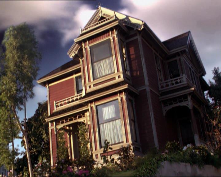 Charmed-Online_dot_net-2x02MoralityBites2132.jpg