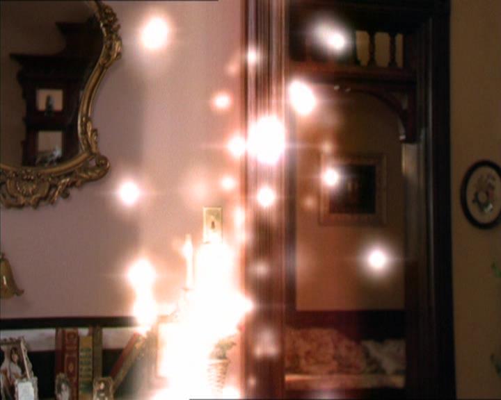 Charmed-Online_dot_net-2x02MoralityBites2136.jpg