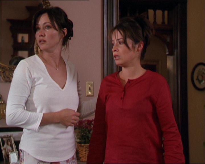 Charmed-Online_dot_net-2x02MoralityBites2144.jpg