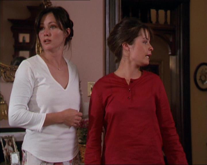 Charmed-Online_dot_net-2x02MoralityBites2145.jpg