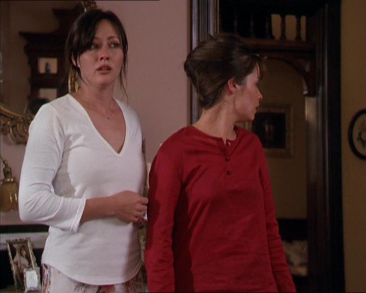 Charmed-Online_dot_net-2x02MoralityBites2146.jpg