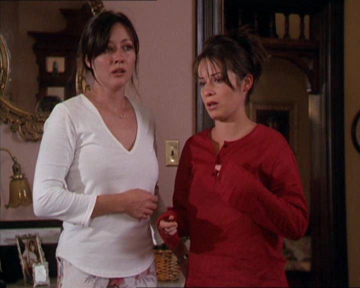 Charmed-Online_dot_net-2x02MoralityBites2149.jpg