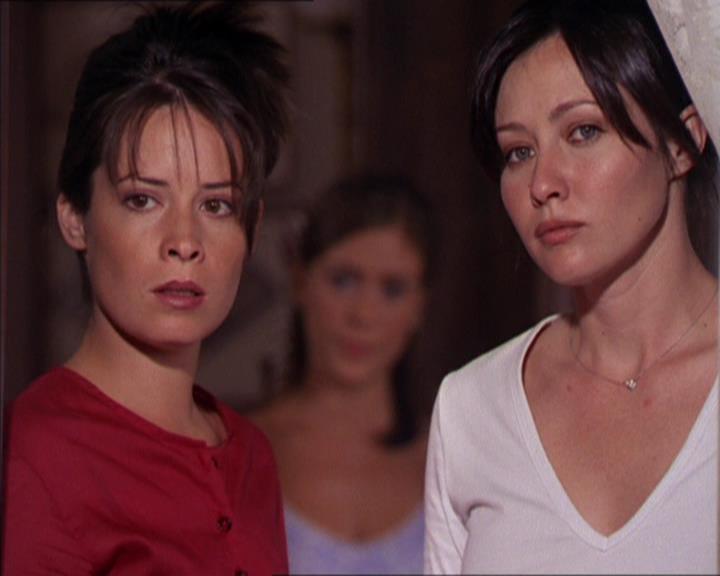 Charmed-Online_dot_net-2x02MoralityBites2236.jpg