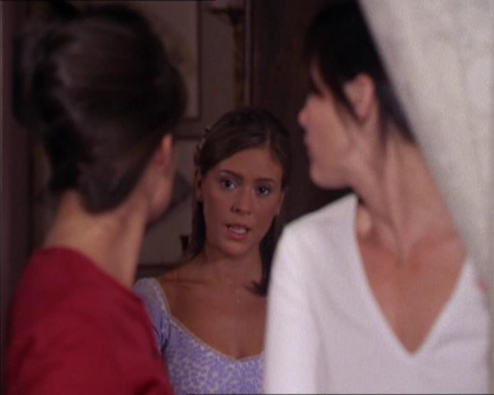 Charmed-Online_dot_net-2x02MoralityBites2237.jpg Charmed-Online_dot_net-2x02MoralityBites2237.jpg