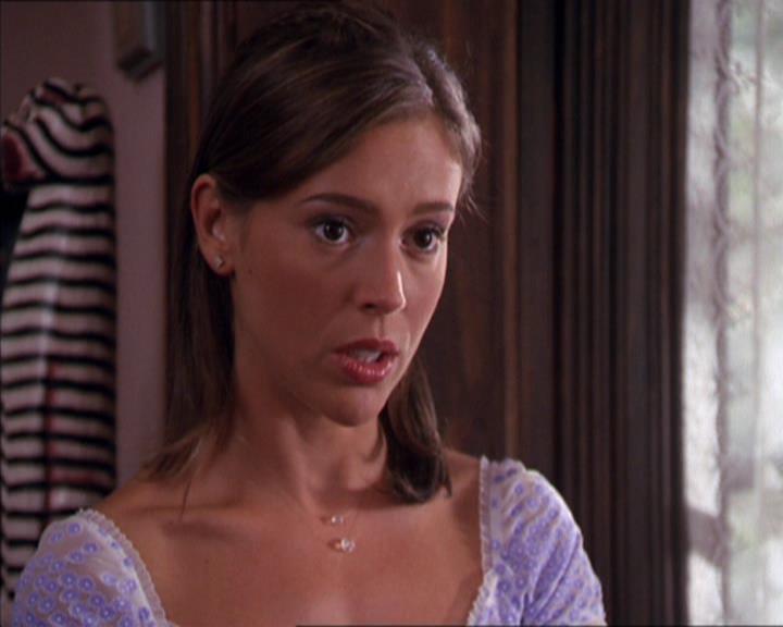 Charmed-Online_dot_net-2x02MoralityBites2242.jpg