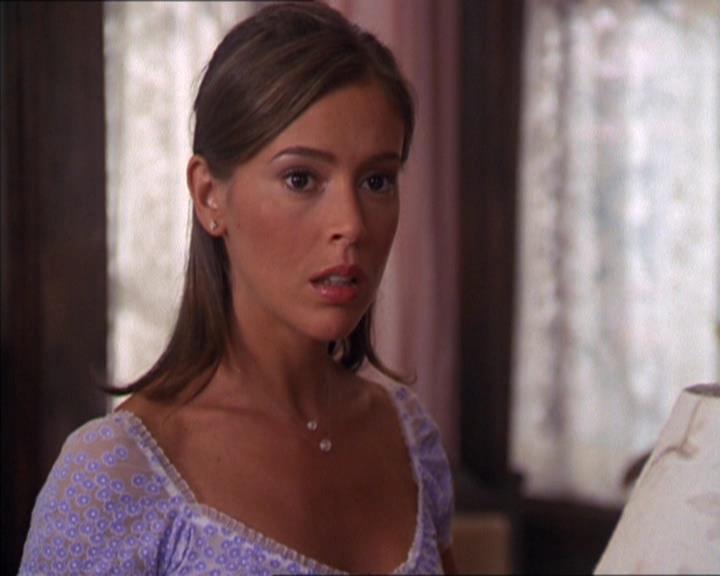 Charmed-Online_dot_net-2x02MoralityBites2326.jpg