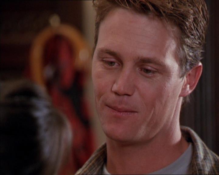 Charmed-Online_dot_net-2x02MoralityBites2384.jpg