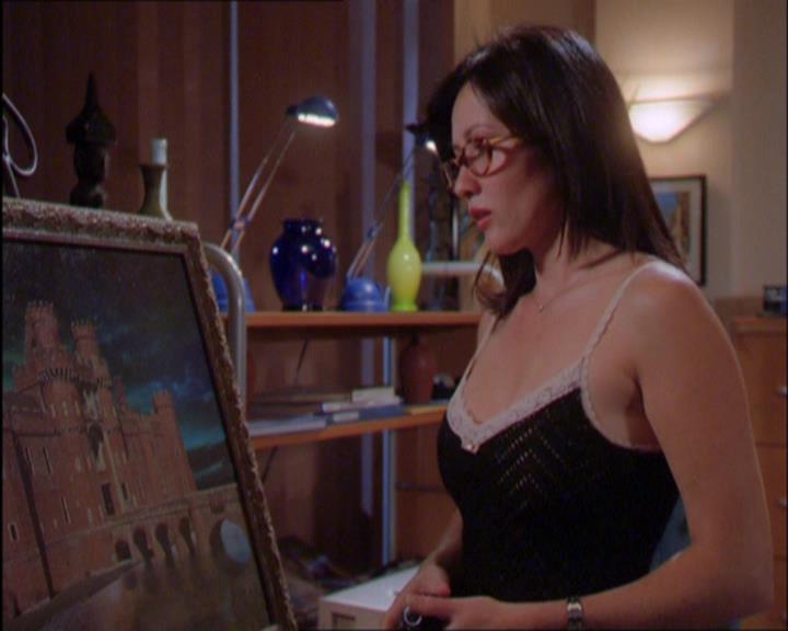 Charmed-Online_dot_net-2x03ThePaintedWorld0020.jpg