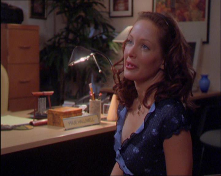 Charmed-Online_dot_net-2x03ThePaintedWorld0028.jpg
