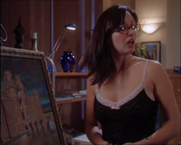 Charmed-Online_dot_net-2x03ThePaintedWorld0029.jpg