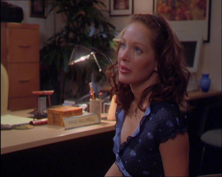 Charmed-Online_dot_net-2x03ThePaintedWorld0030.jpg