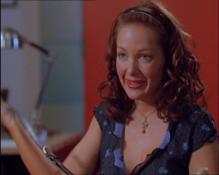 Charmed-Online_dot_net-2x03ThePaintedWorld0086.jpg