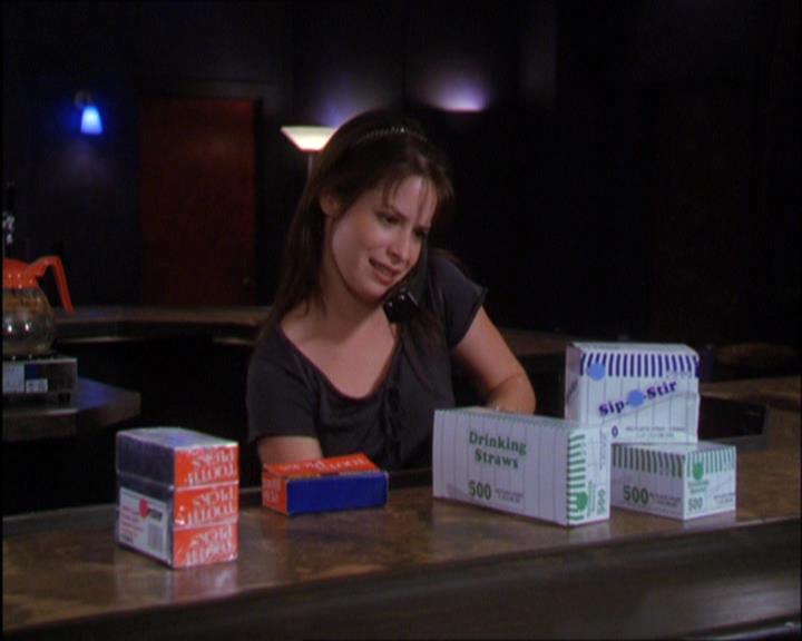 Charmed-Online_dot_net-2x03ThePaintedWorld0105.jpg