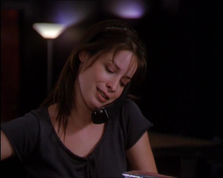 Charmed-Online_dot_net-2x03ThePaintedWorld0110.jpg