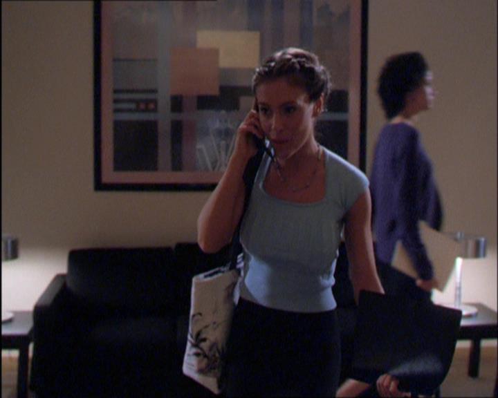Charmed-Online_dot_net-2x03ThePaintedWorld0127.jpg