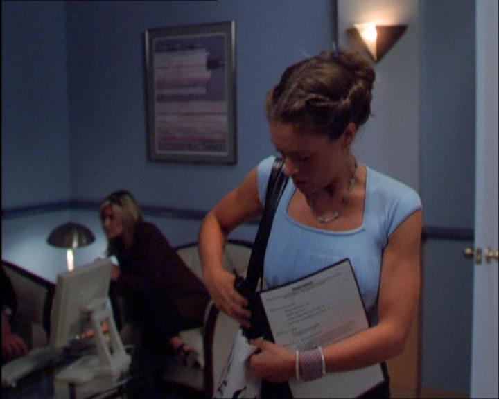 Charmed-Online_dot_net-2x03ThePaintedWorld0142.jpg