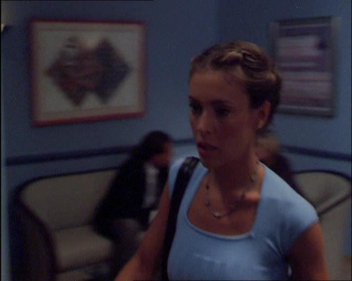 Charmed-Online_dot_net-2x03ThePaintedWorld0145.jpg