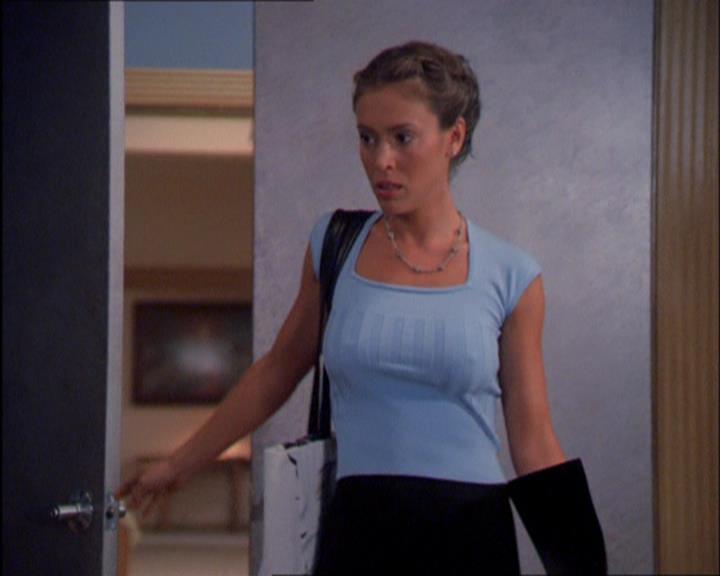 Charmed-Online_dot_net-2x03ThePaintedWorld0148.jpg