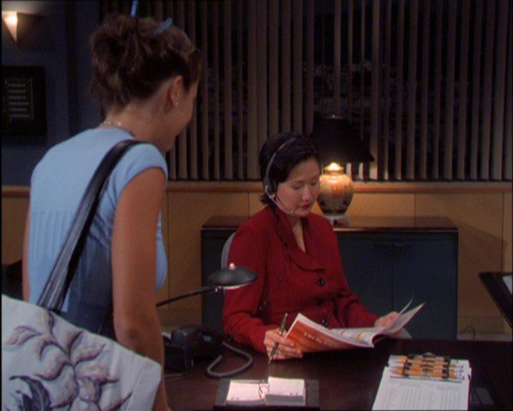 Charmed-Online_dot_net-2x03ThePaintedWorld0158.jpg