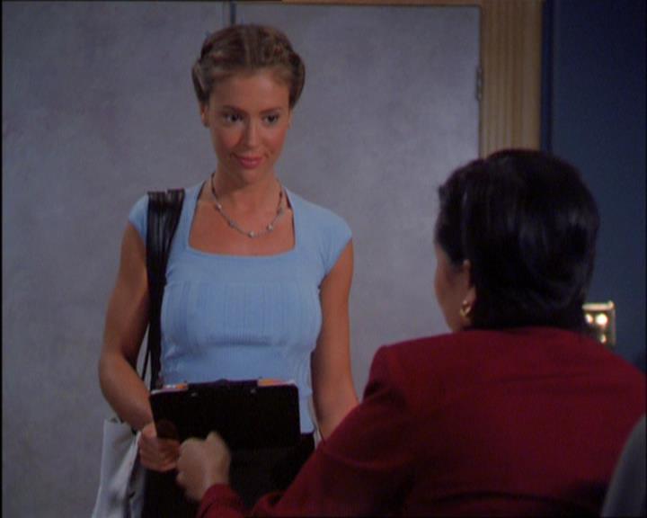 Charmed-Online_dot_net-2x03ThePaintedWorld0164.jpg