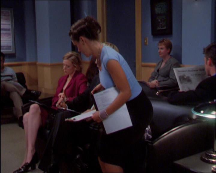 Charmed-Online_dot_net-2x03ThePaintedWorld0180.jpg