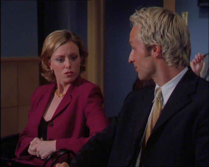 Charmed-Online_dot_net-2x03ThePaintedWorld0191.jpg