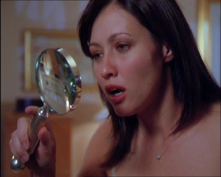 Charmed-Online_dot_net-2x03ThePaintedWorld0233.jpg