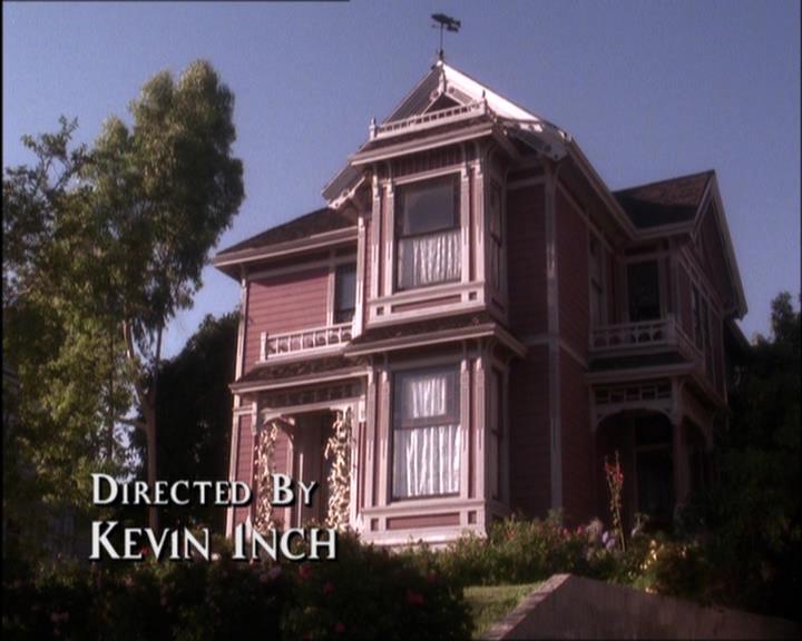 Charmed-Online_dot_net-2x03ThePaintedWorld0312.jpg