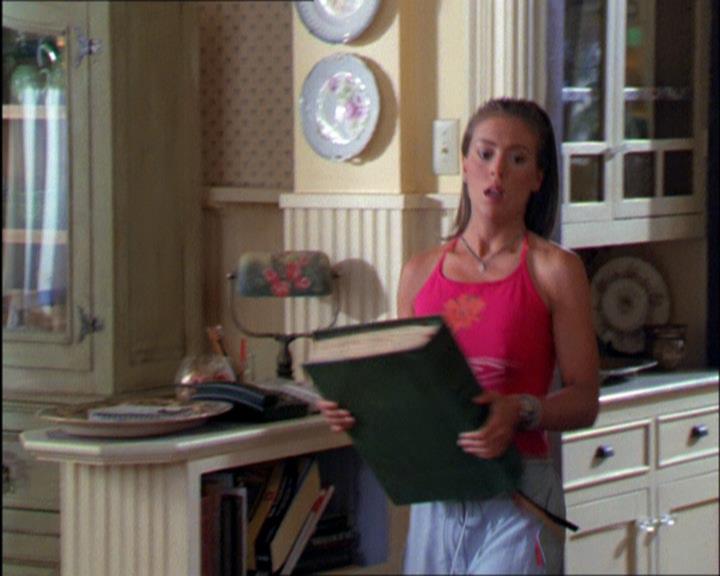 Charmed-Online_dot_net-2x03ThePaintedWorld0367.jpg