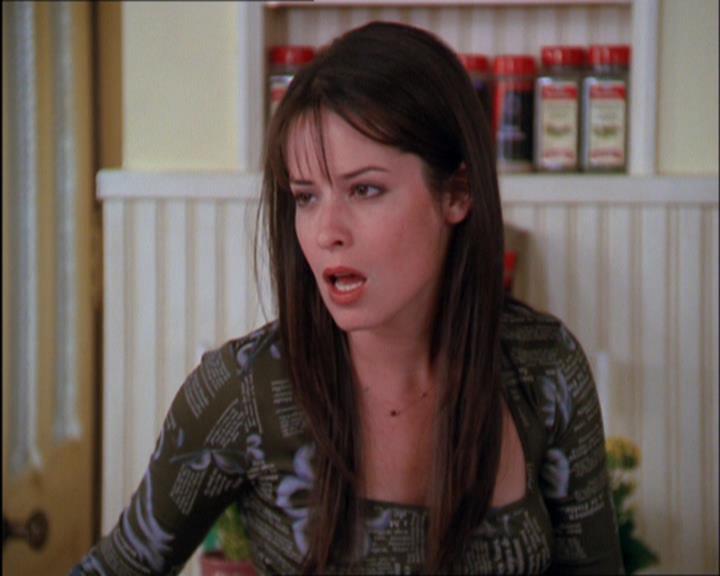 Charmed-Online_dot_net-2x03ThePaintedWorld0388.jpg