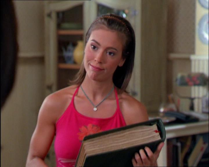 Charmed-Online_dot_net-2x03ThePaintedWorld0398.jpg