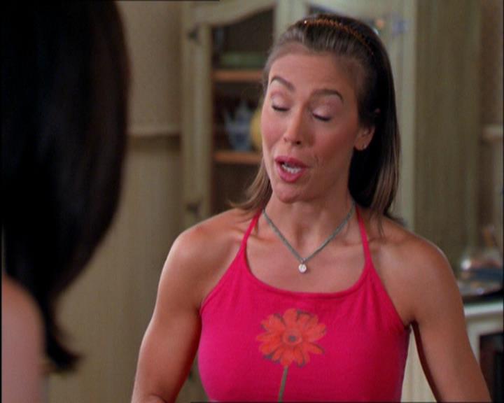 Charmed-Online_dot_net-2x03ThePaintedWorld0401.jpg