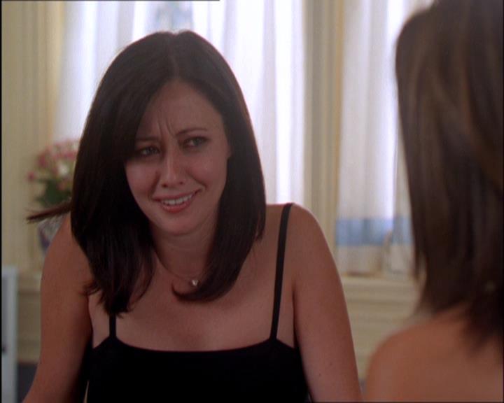 Charmed-Online_dot_net-2x03ThePaintedWorld0417.jpg