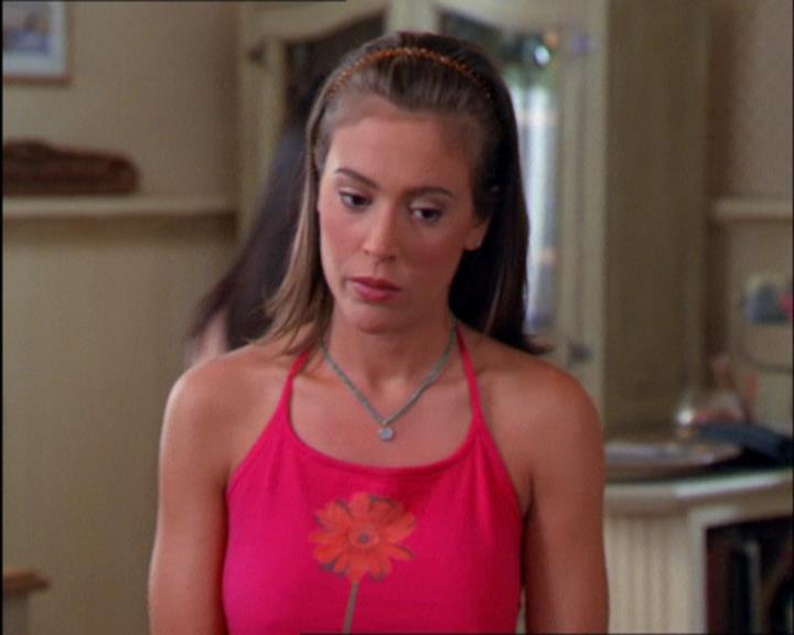 Charmed-Online_dot_net-2x03ThePaintedWorld0450.jpg