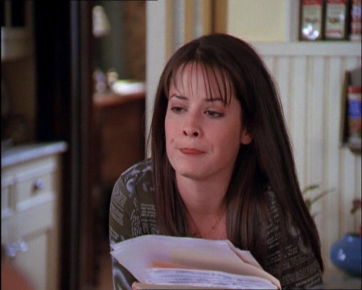 Charmed-Online_dot_net-2x03ThePaintedWorld0470.jpg